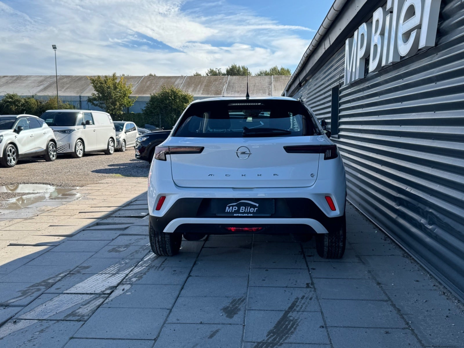 Hvid Opel Mokka-e fra 2024