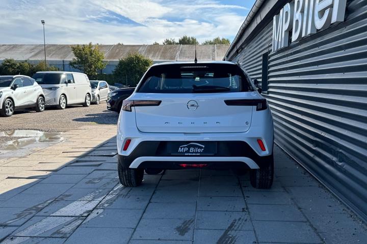 Hvid Opel Mokka-e fra 2024