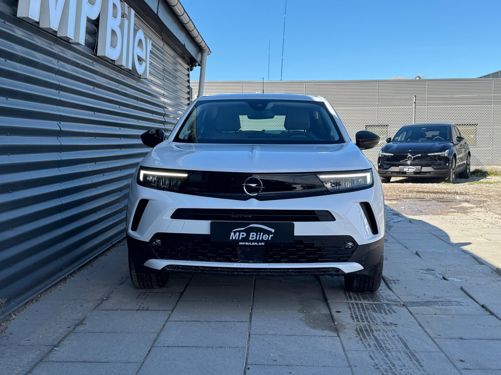 Hvid Opel Mokka-e fra 2024
