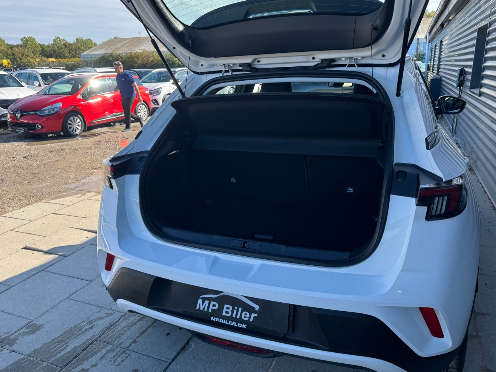 Hvid Opel Mokka-e fra 2024