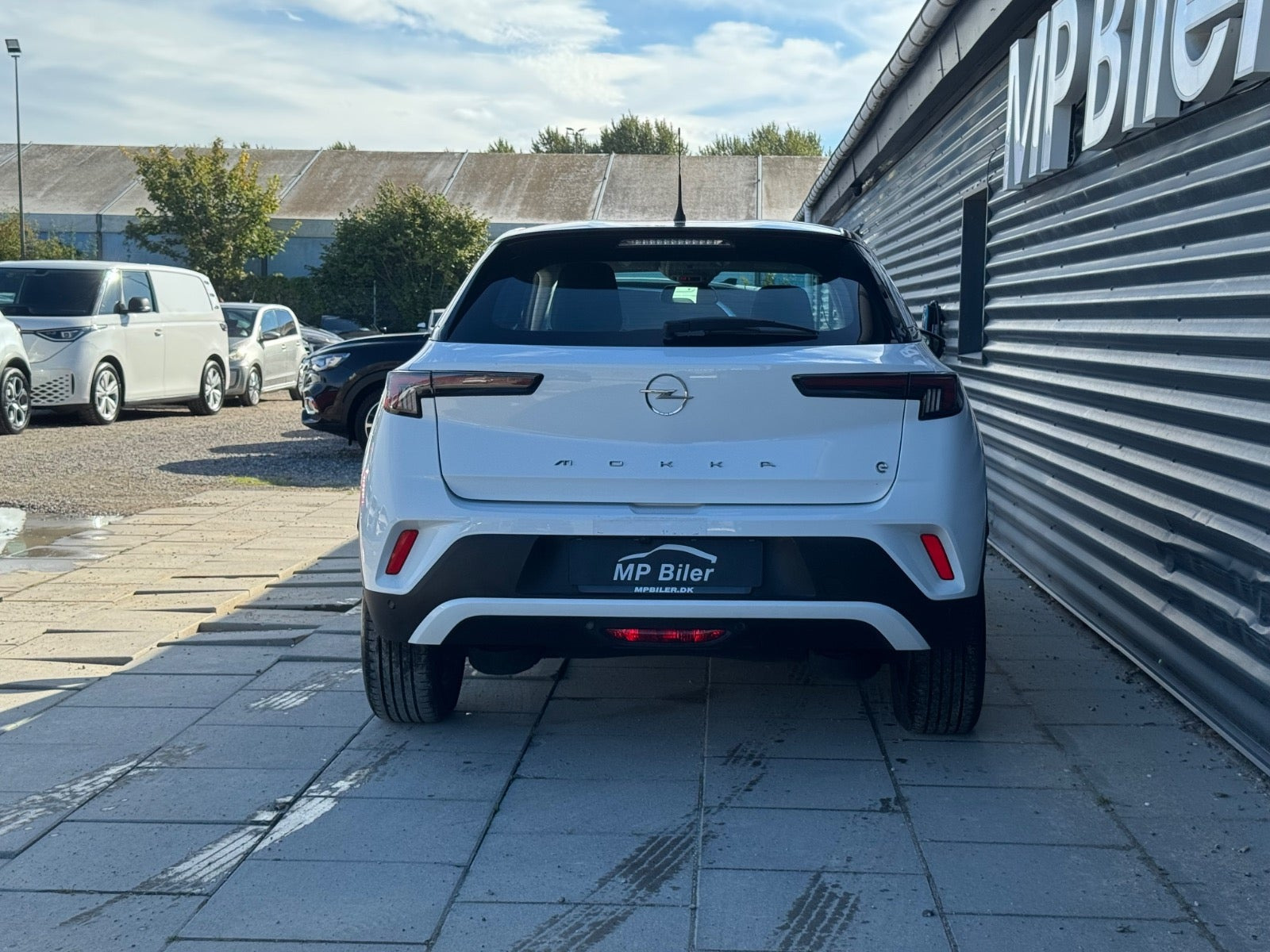 Hvid Opel Mokka-e fra 2024