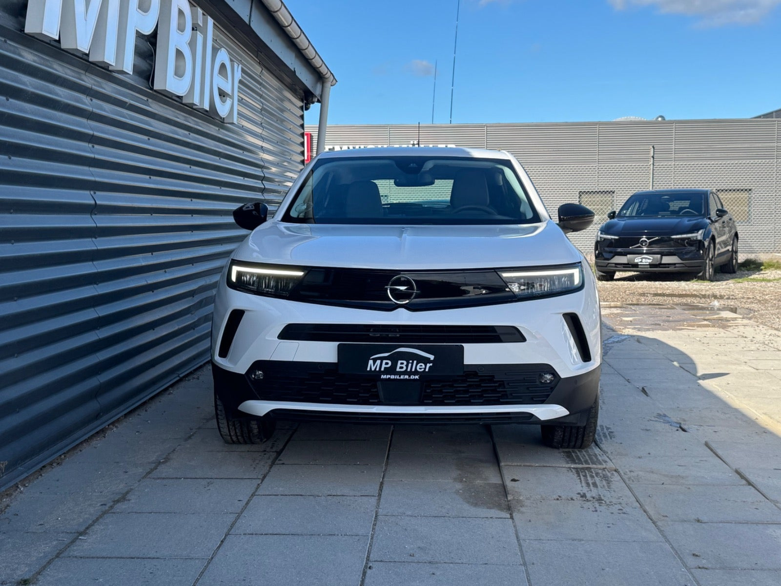 Hvid Opel Mokka-e fra 2024