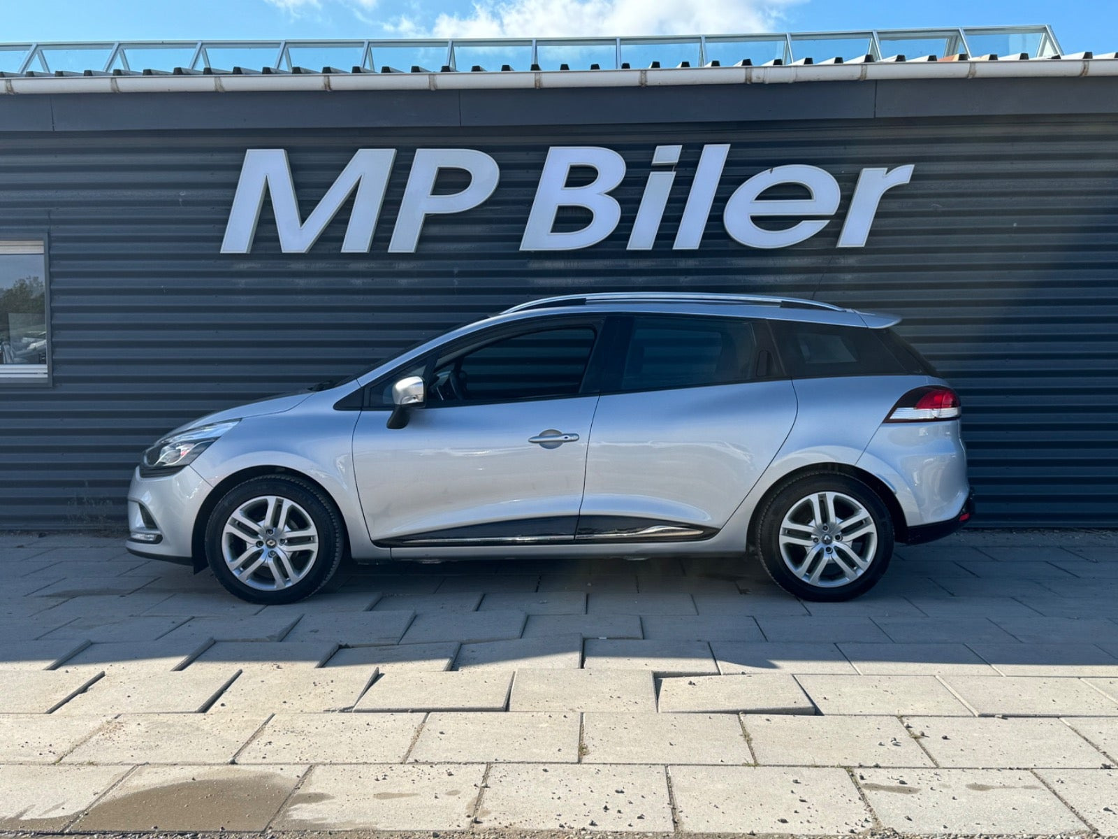 Sølv Renault Clio IV fra 2020