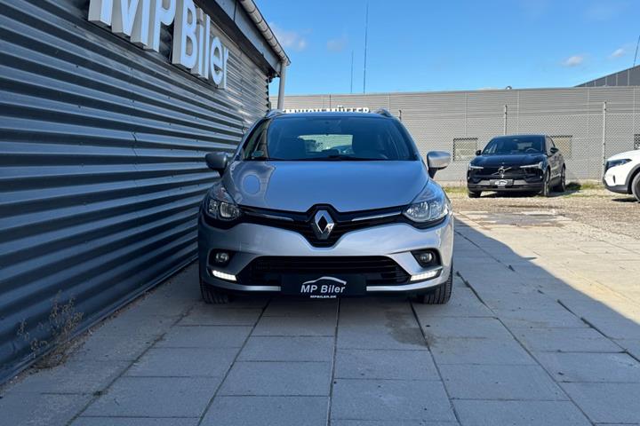 Sølv Renault Clio IV fra 2020