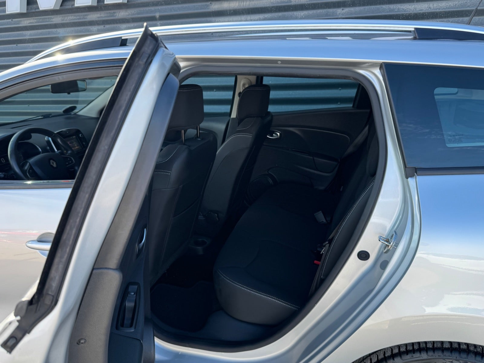 Sølv Renault Clio IV fra 2020