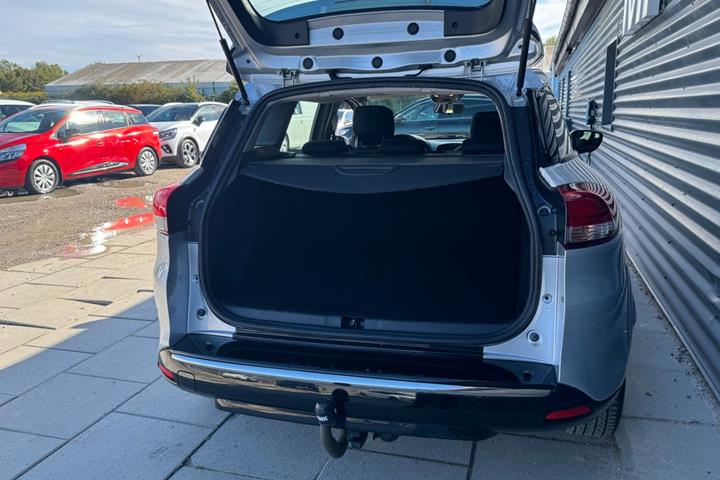 Sølv Renault Clio IV fra 2020