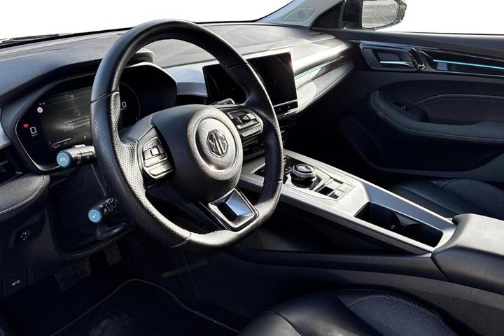 Sort MG MG5 fra 2022
