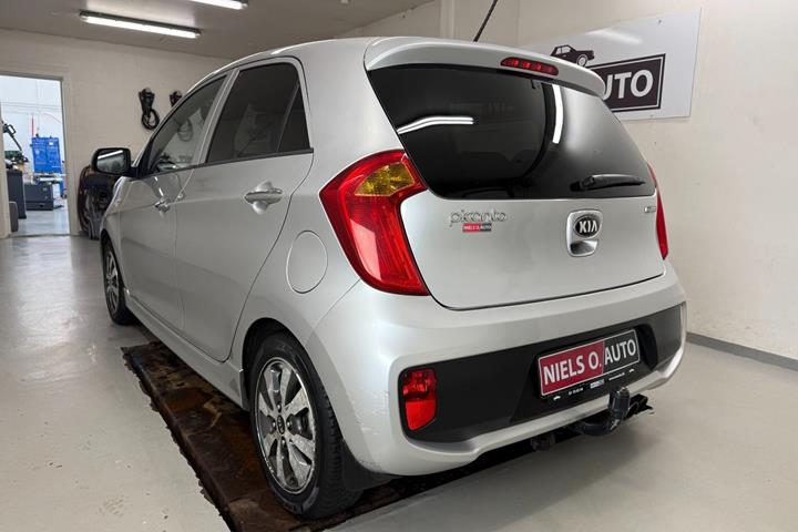 Sølv Kia Picanto fra 2015