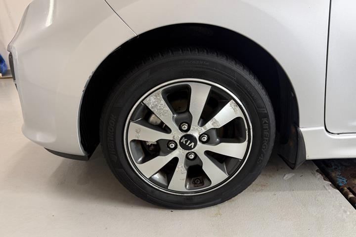 Sølv Kia Picanto fra 2015