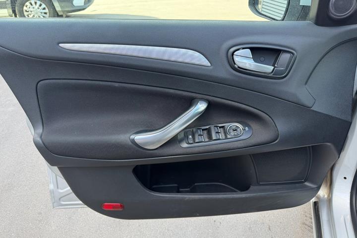undefined Ford Mondeo fra 2010