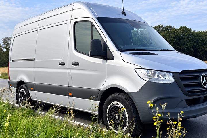 Sølv Mercedes Sprinter 316 fra 2019
