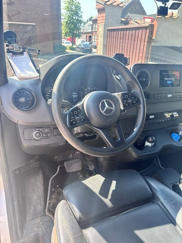 Sølv Mercedes Sprinter 316 fra 2019