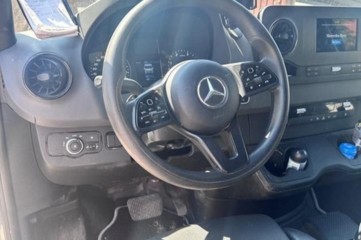 Sølv Mercedes Sprinter 316 fra 2019