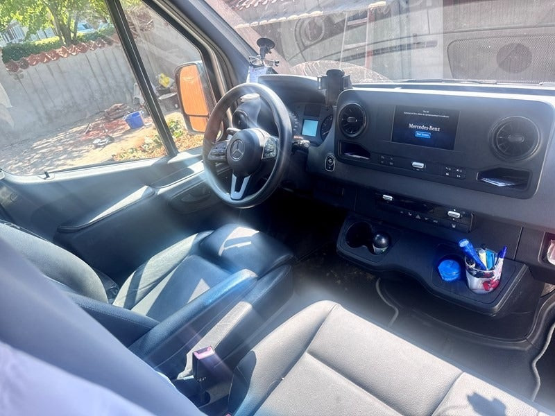 Sølv Mercedes Sprinter 316 fra 2019