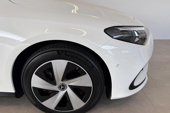 Hvid Mercedes CLA250+ fra 2025