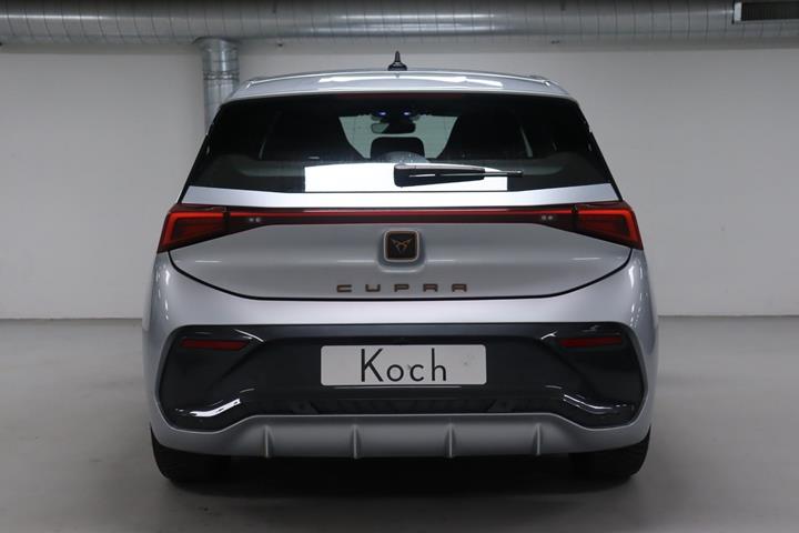 Sølv Cupra Born fra 2024