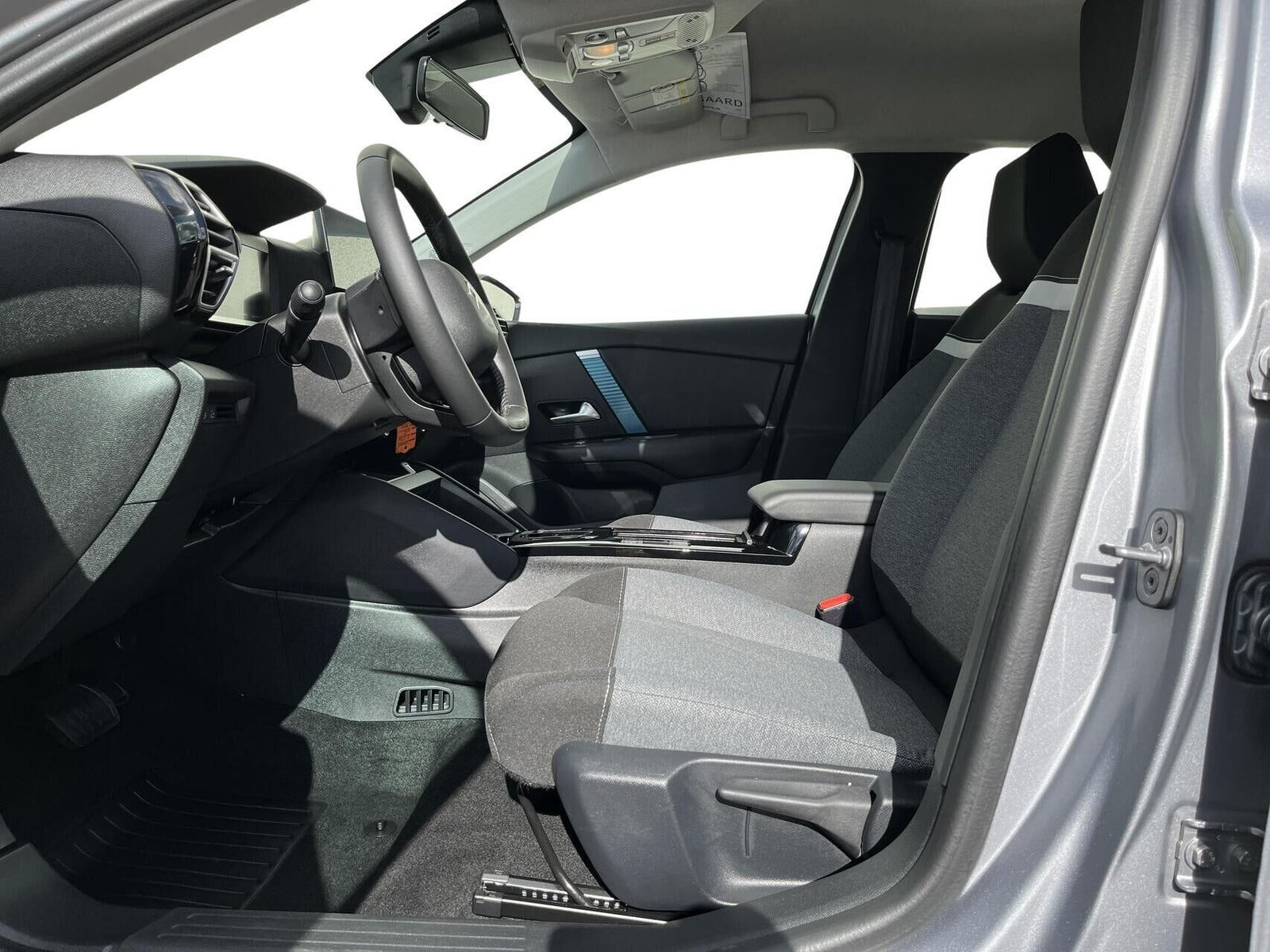 Grå Citroën ë-C4 X fra 2023