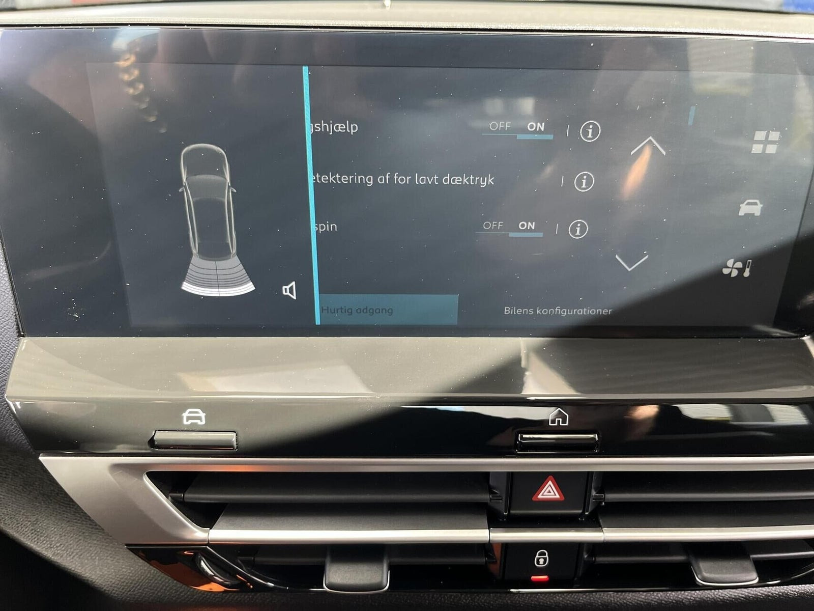 Grå Citroën ë-C4 X fra 2023