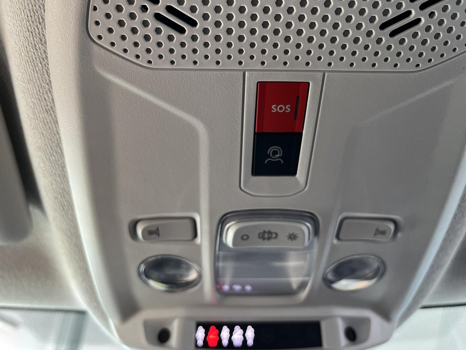 Grå Citroën ë-C4 X fra 2023