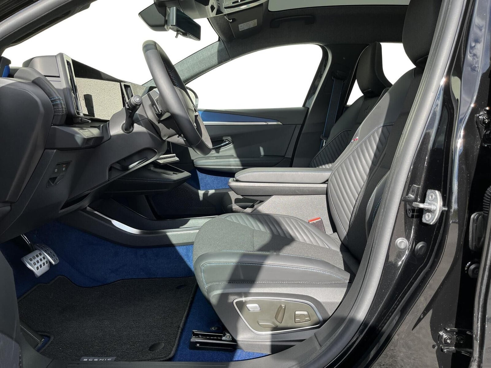 Sort Renault Scenic E-Tech fra 2026