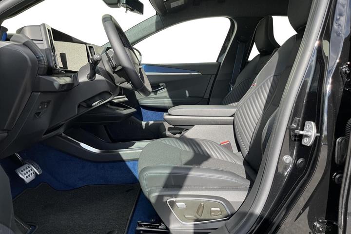 Sort Renault Scenic E-Tech fra 2026