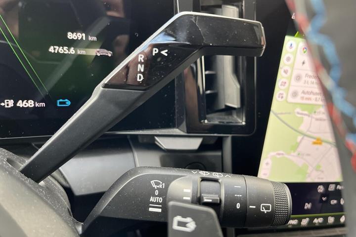 Sort Renault Scenic E-Tech fra 2026