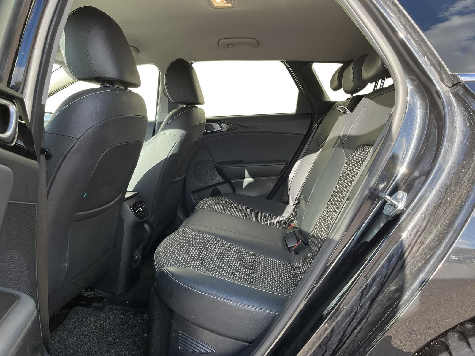 Sort Kia Ceed fra 2022
