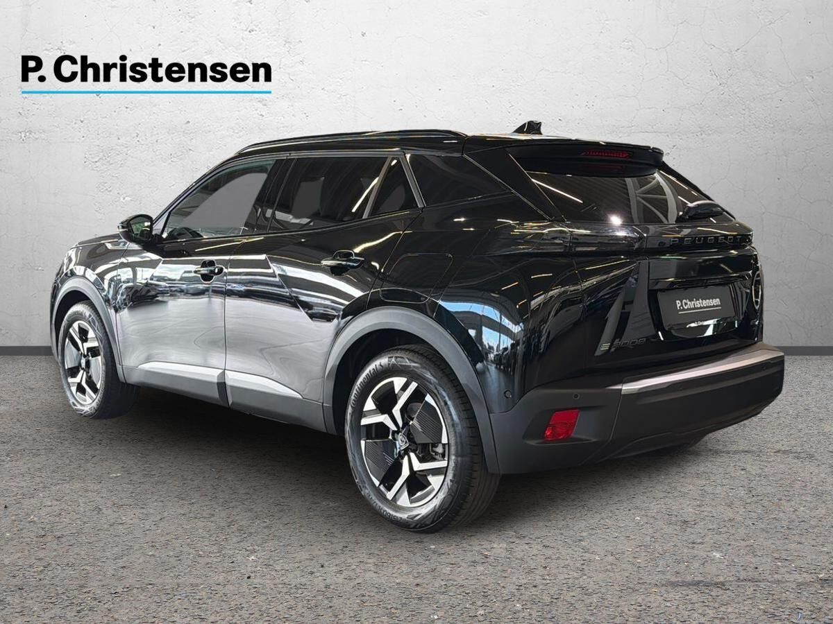 Sort Peugeot e-2008 fra 2025