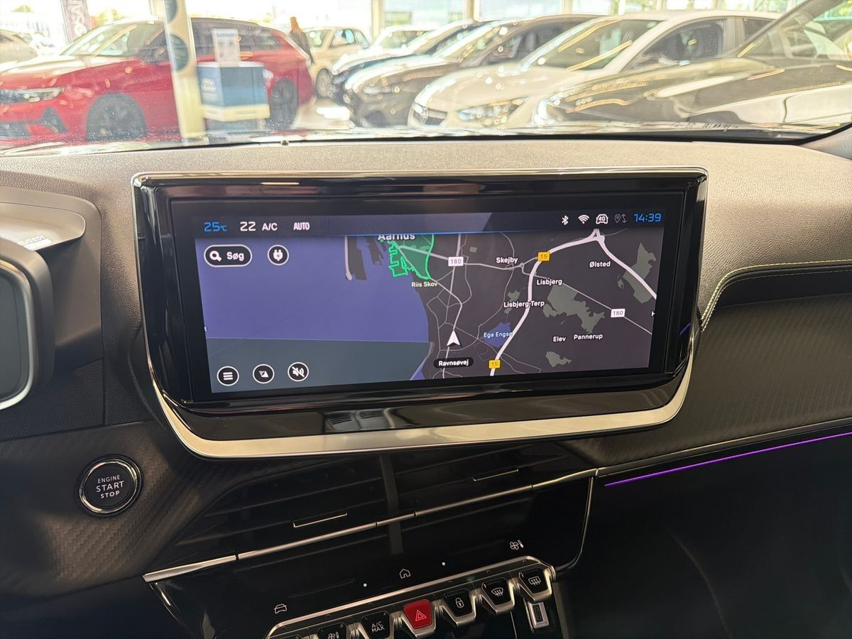 Sort Peugeot e-2008 fra 2025