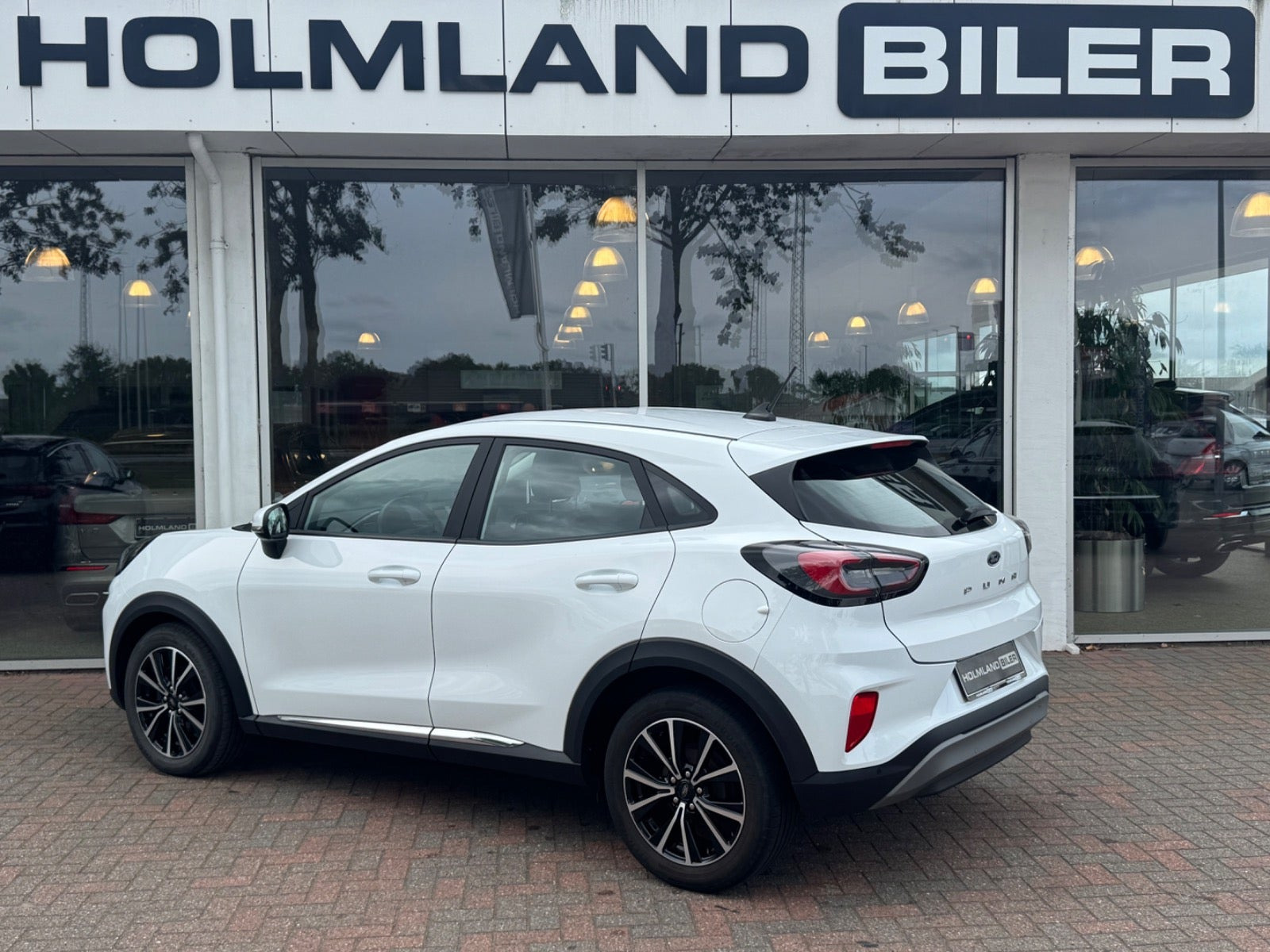Hvid Ford Puma fra 2021