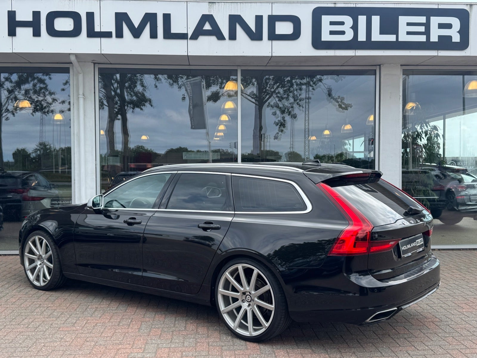 Sort Volvo V90 fra 2018