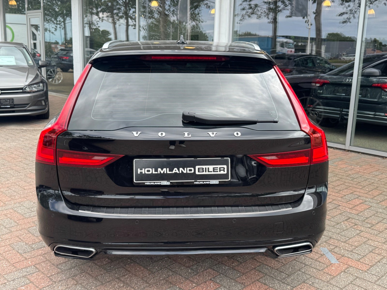Sort Volvo V90 fra 2018