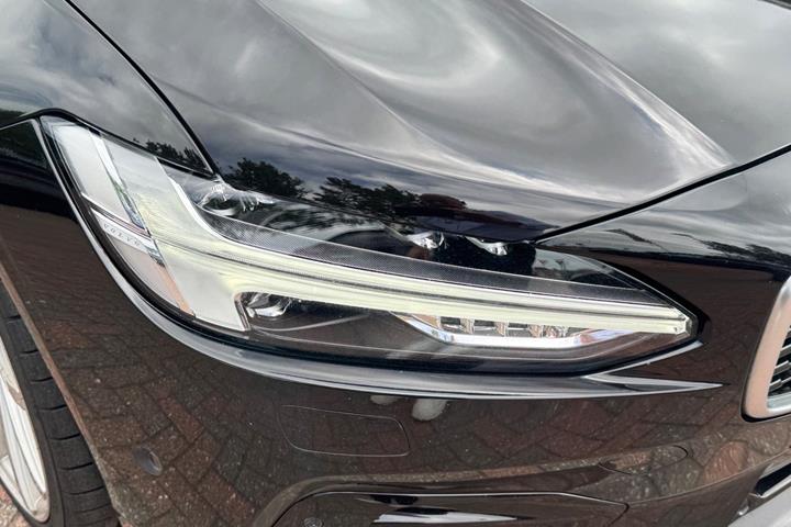 Sort Volvo V90 fra 2018