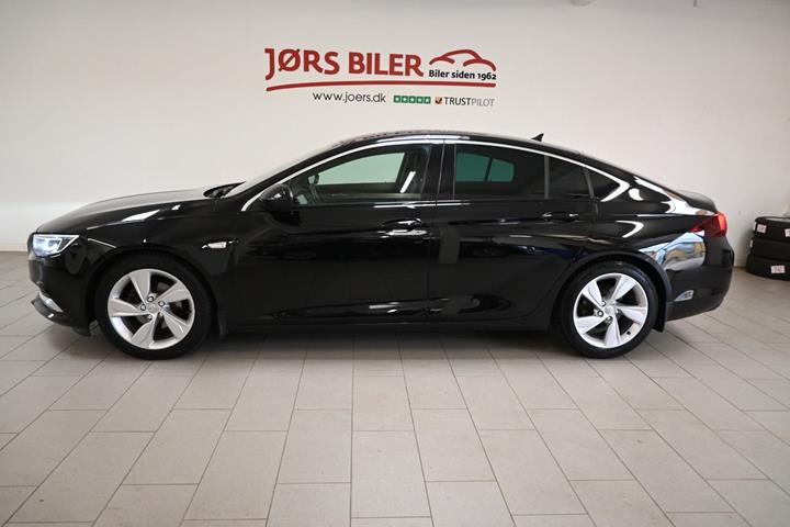Blå Opel Insignia fra 2019