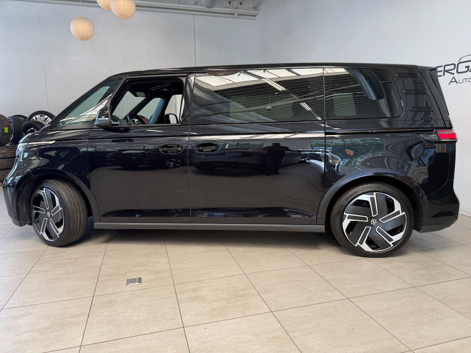 Sort VW ID.Buzz fra 2025