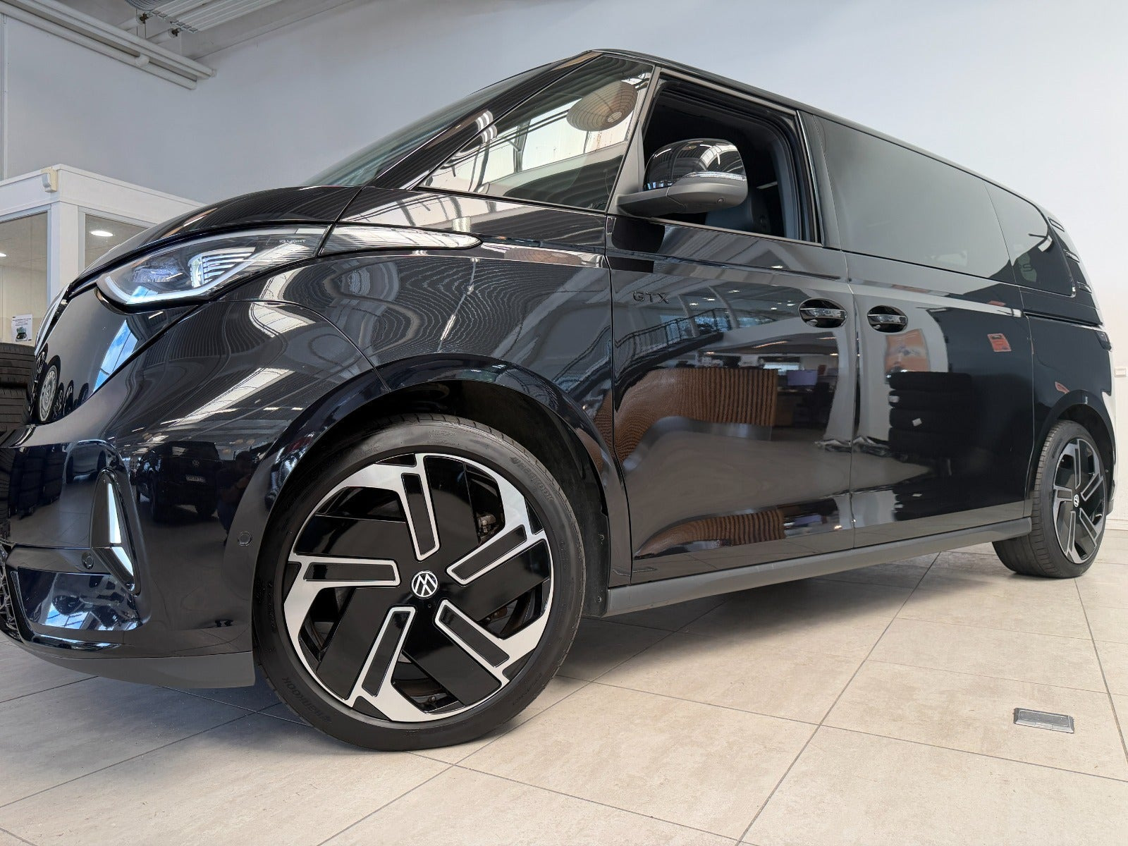 Sort VW ID.Buzz fra 2025