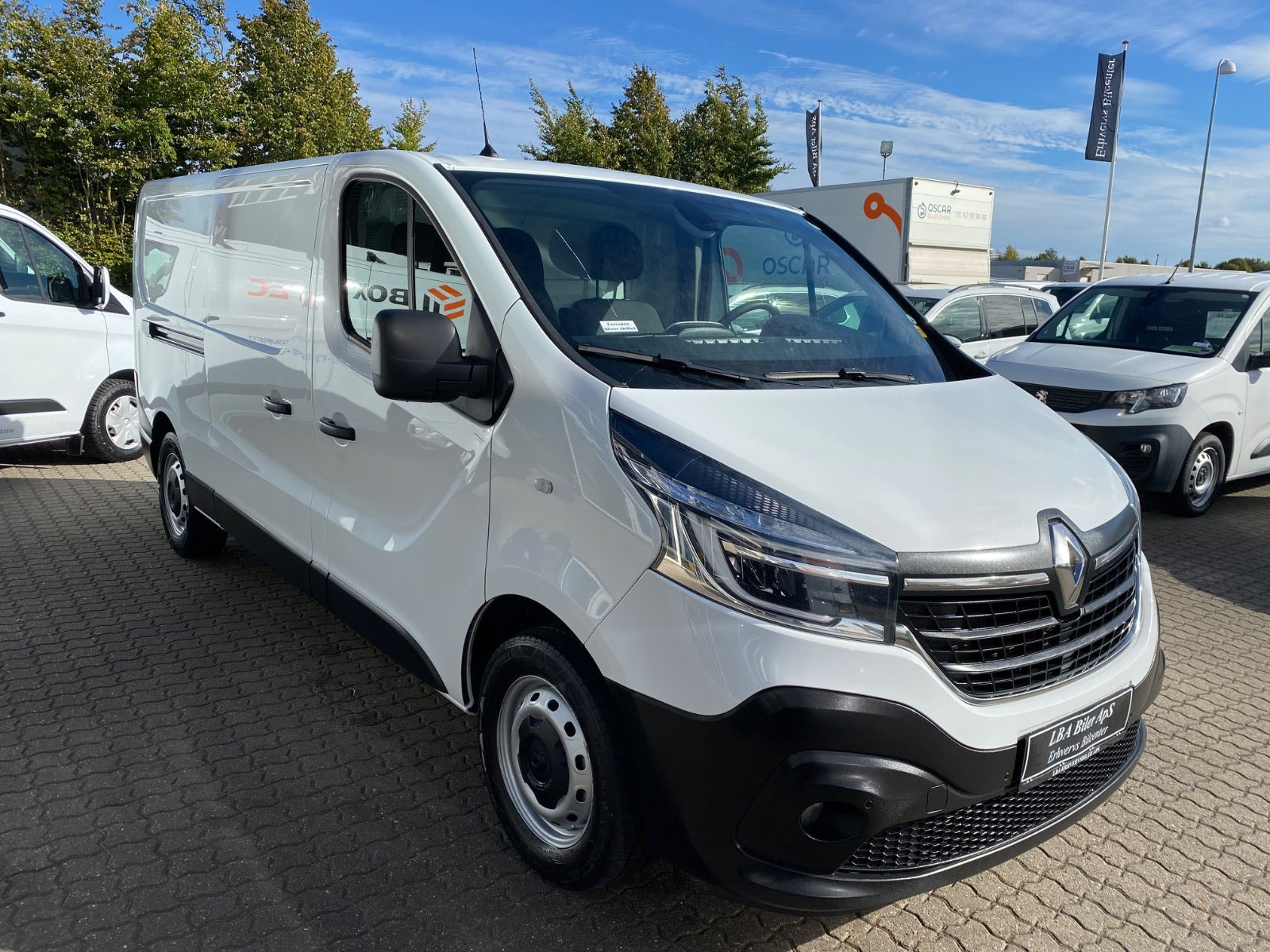 Hvid Renault Trafic T29 fra 2021