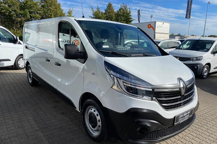 Hvid Renault Trafic T29 fra 2021