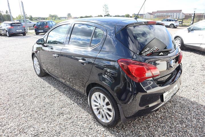 Sort Opel Corsa fra 2016