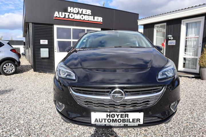 Sort Opel Corsa fra 2016