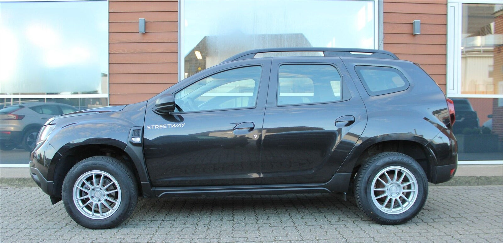 Sort Dacia Duster fra 2020