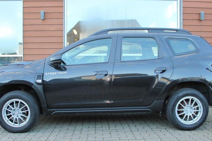 Sort Dacia Duster fra 2020