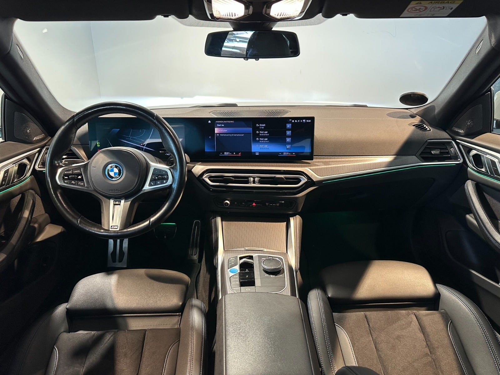 Grå BMW i4 fra 2023