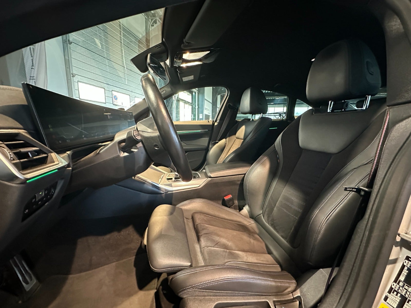 Grå BMW i4 fra 2023