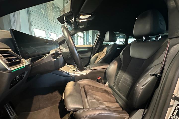 Grå BMW i4 fra 2023