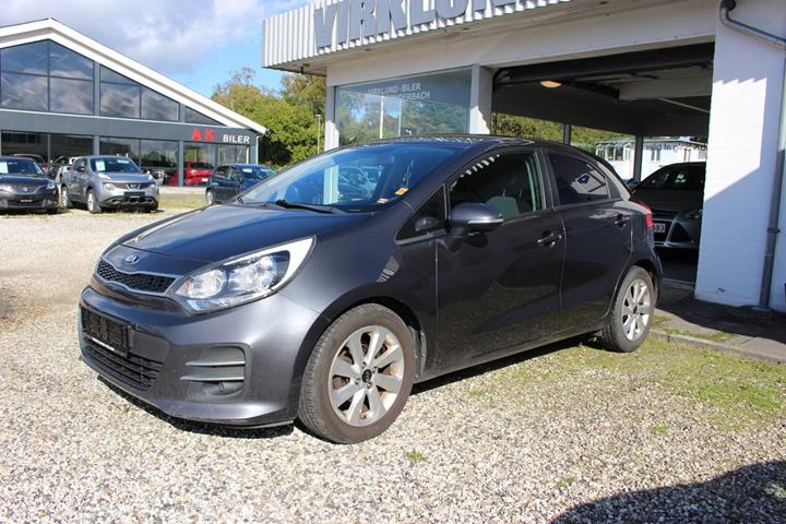 Grå Kia Rio fra 2016