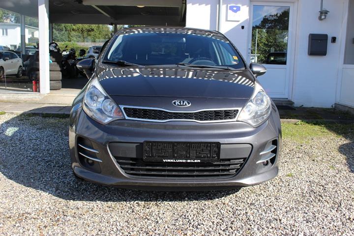 Grå Kia Rio fra 2016