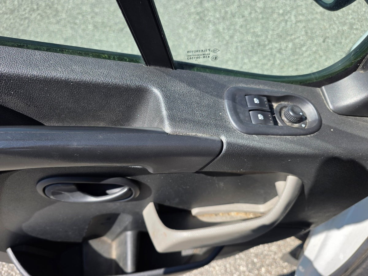 Hvid Renault Master III T35 fra 2015