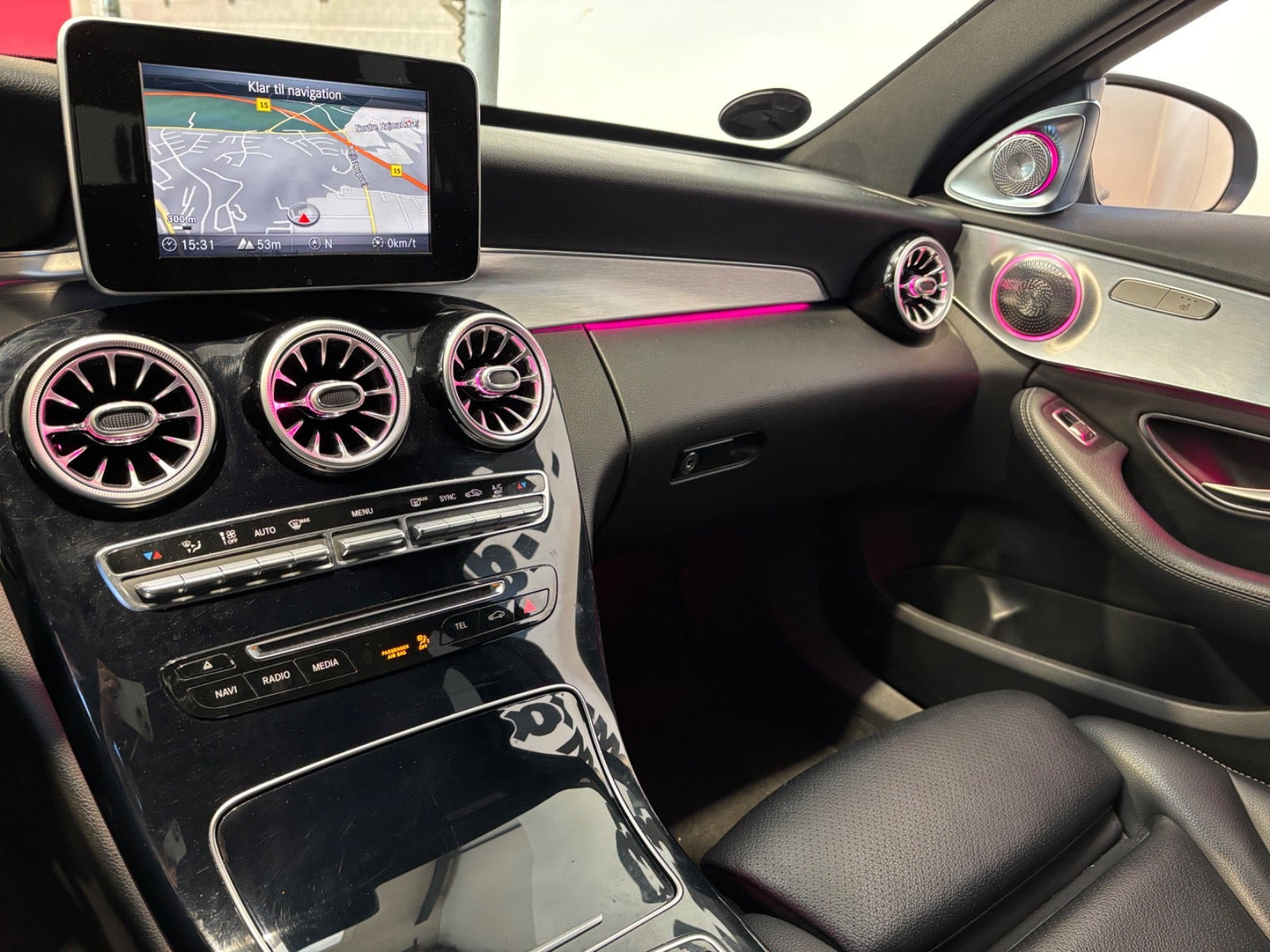 Sølv Mercedes C220 d fra 2018