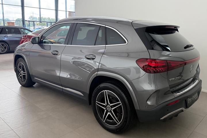 Grå Mercedes EQA250+ fra 2024